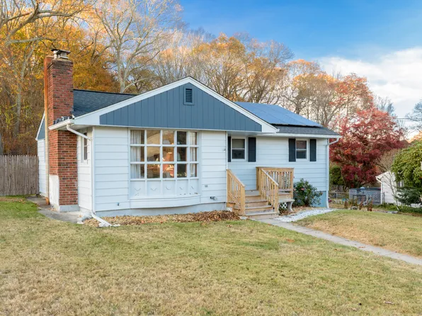 19 Park Avenue Extension, Montville, CT 06382