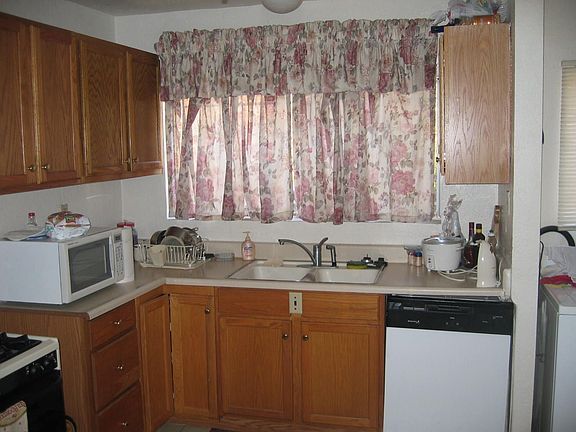 4th image of 2506 W 75th St
