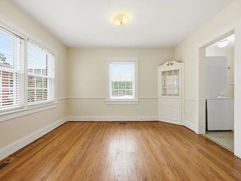 1203 S Main St — Photo 23