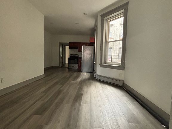 4th image of 83 Bostwick Ave #4.1
