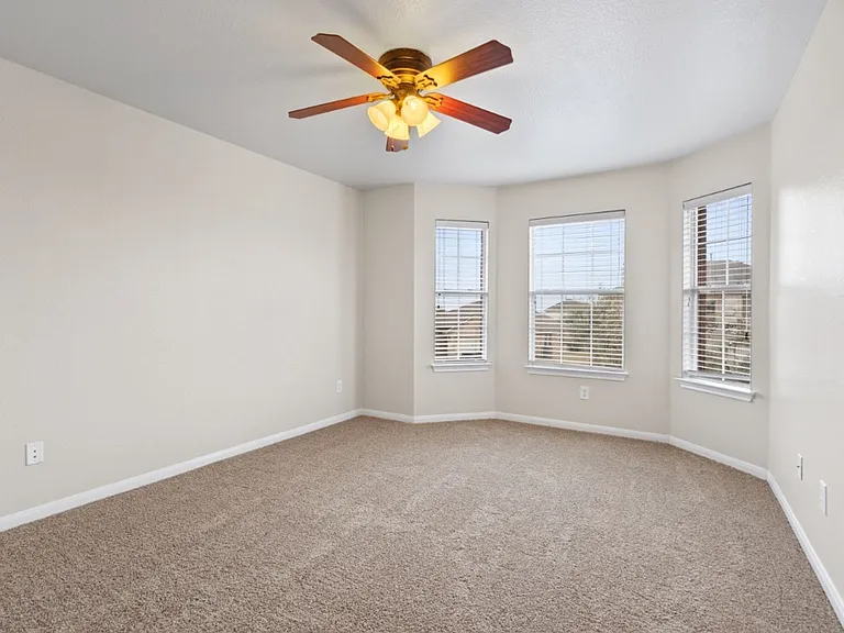 652 Dark Horse Ln — Photo 23