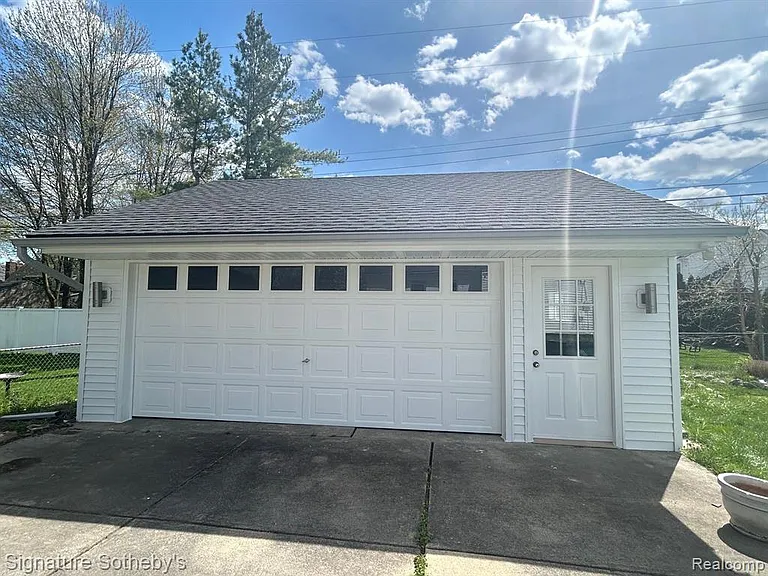 2194 Dorchester Rd — Photo 14