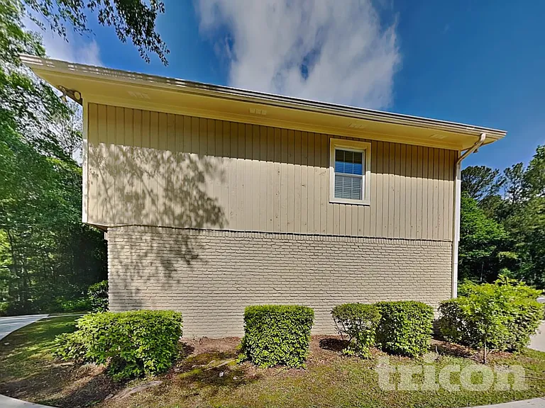 515 Westbridge Dr — Photo 23