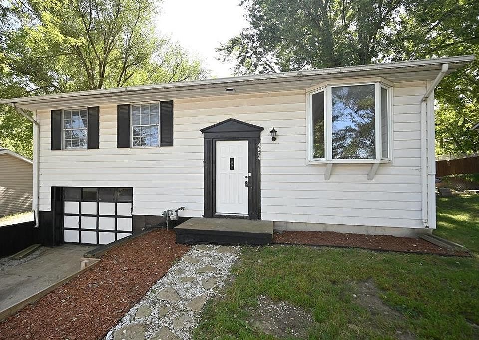 1st image of 4804 Valley Ln