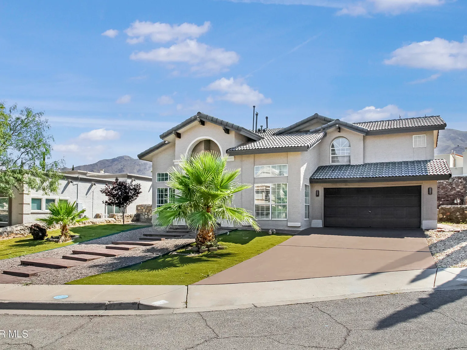 4 bed, 3.0 bath, 2186 sqft, $3,395 — Photo 2