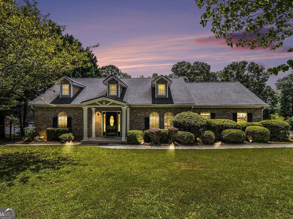 96 Pointe View Ct, Jackson, GA 30233