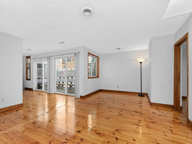 32 Prospect St #3 — Photo 1
