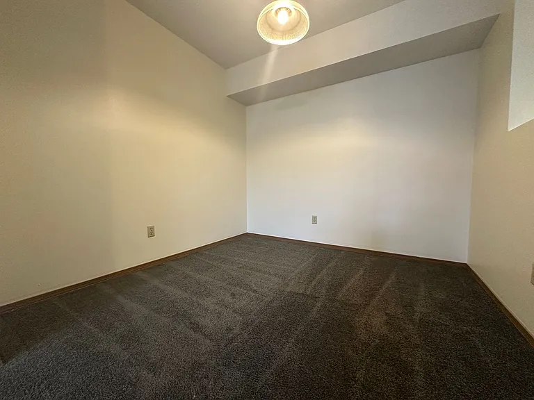 108 Oak Creek Plaza — Photo 31