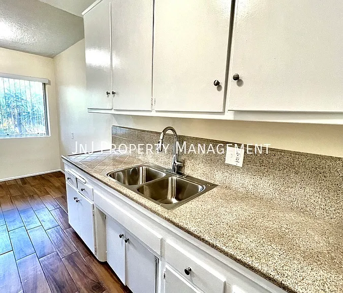 1579 Chestnut Ave #9 — Photo 2