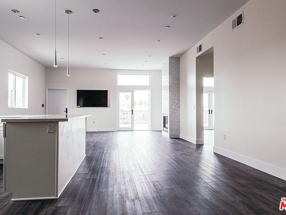 4th image of 1431 S Sherbourne Dr #5