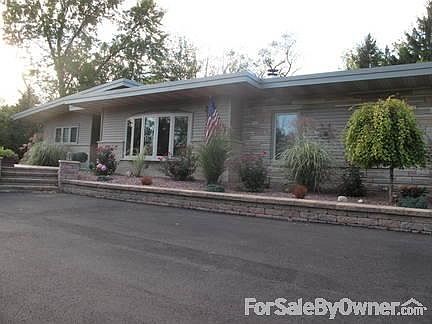2nd image of 8202 W Knollwood Dr