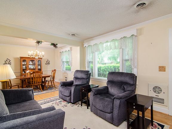 2nd image of 202 Dellrose Dr