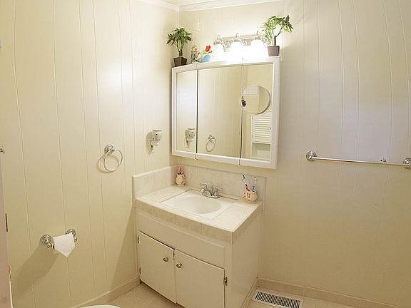 Upstairs Bathroom