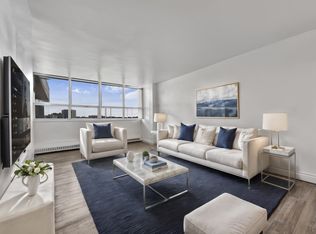 65 Thorncliffe Park Dr #1006, Toronto, ON M4H 1L2