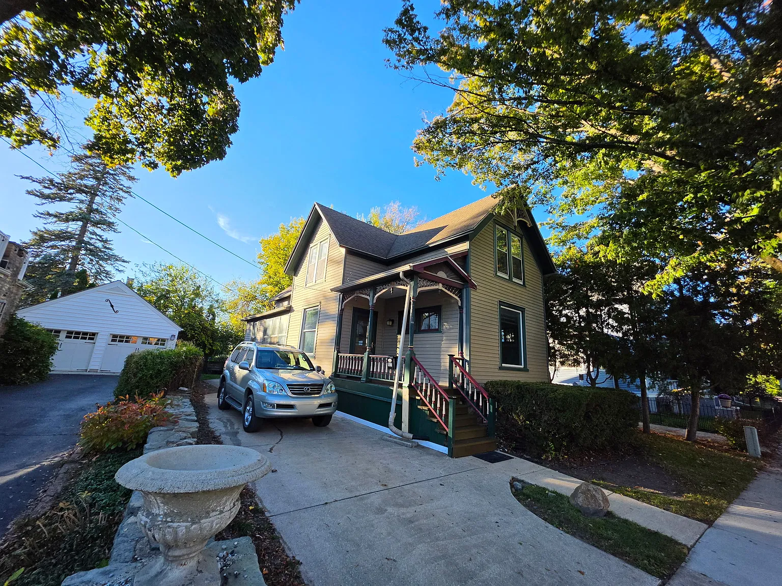 3 bed, 1.5 bath, 1449 sqft, $1,400 — Photo 1