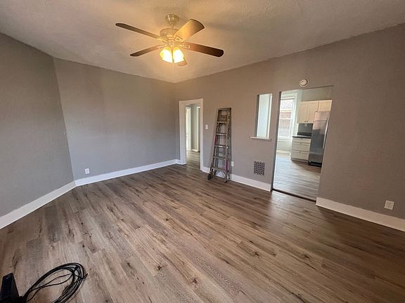 4th image of 7429 Park Ave #2