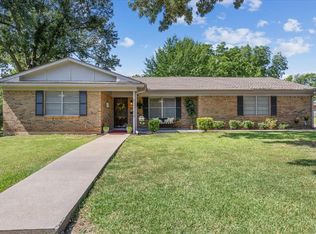 402 Glen Oaks Rd, Bonham, TX 75418