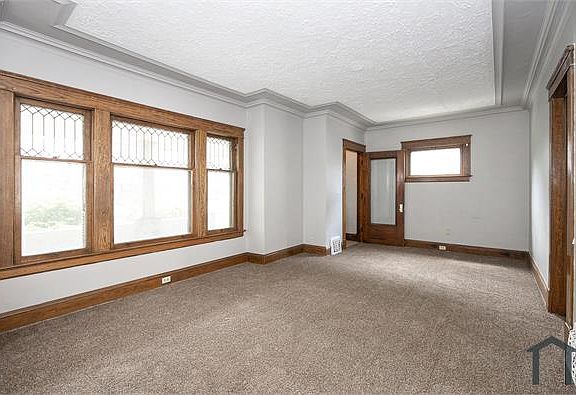 4th image of 15401 Grovewood Ave