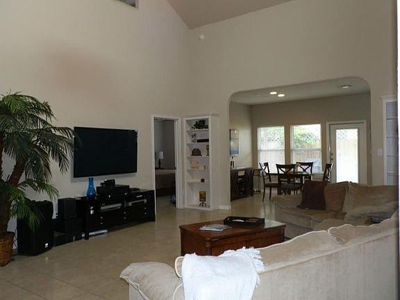 4th image of 15641 Palmira Ave APT B