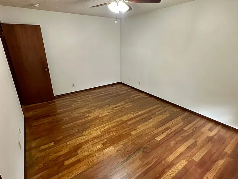 3608 Chatham Ct — Photo 46