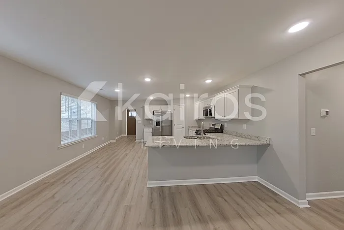 102 Denise Dr — Photo 4