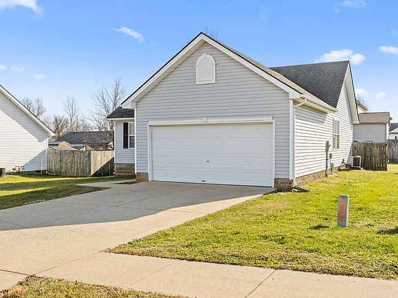 3rd image of 207 Macintosh Dr