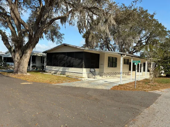 37611 Caribbean Dr, Zephyrhills, FL 33541