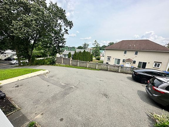 4th image of 909 Gay St Unit 909