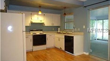 3rd image of 423 E 10th Ave