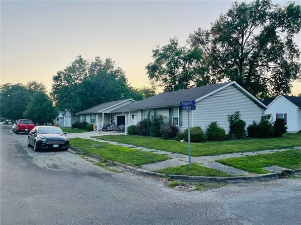 105 W Monroe Ave #107, Altamont, IL 62411