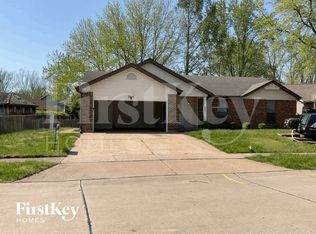 667 Foxtail Dr, Florissant, MO