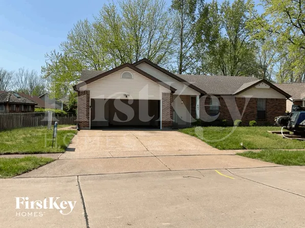 667 Foxtail Dr, Florissant, MO 63034