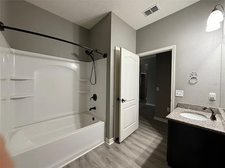 10638 Laguna Plains Dr — Photo 30