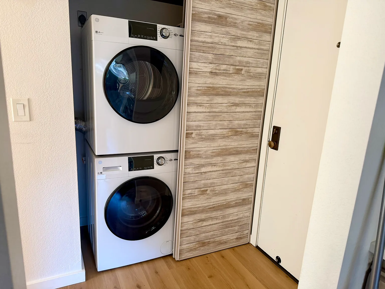 2 bed, 756 sqft, $2,250 — Photo 4