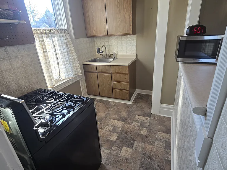 134 2nd St #2 — Photo 7