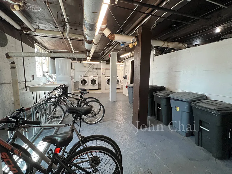 70 Chiswick Rd #11 — Photo 31