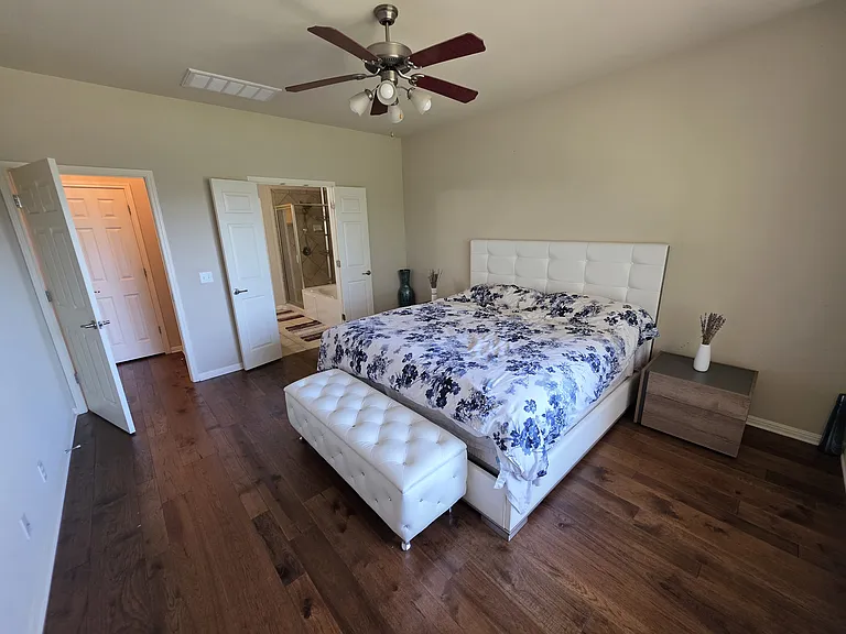 7901 Southwest Pkwy #15 — Photo 5