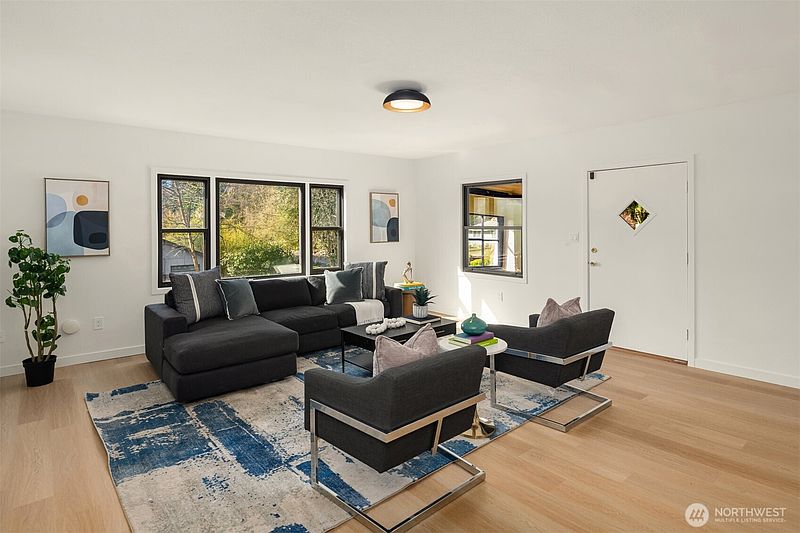 2nd image of 11726 10th Avenue S