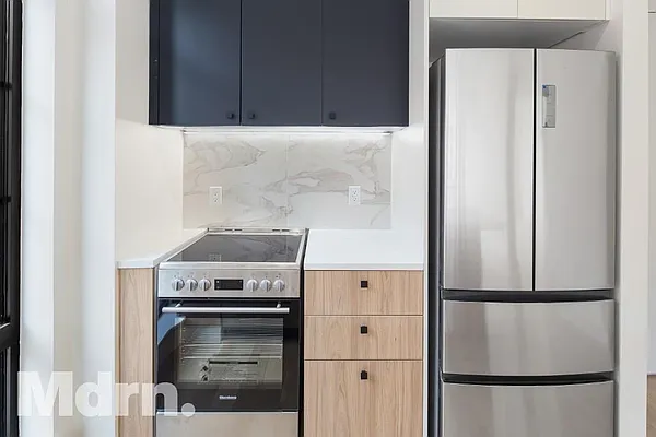 Rented by Mdrn Residential | media 36