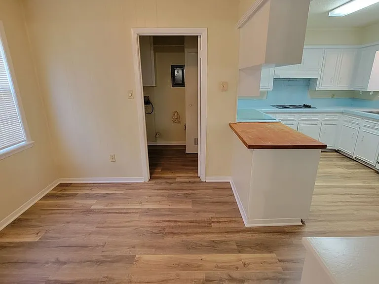 3803 Oak Ridge Dr — Photo 16