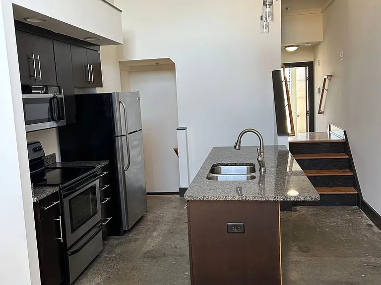 Atrium on Broad Apartments — Photo 26