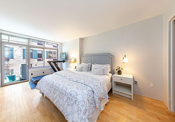 5th image of 99 Jane St APT 3A