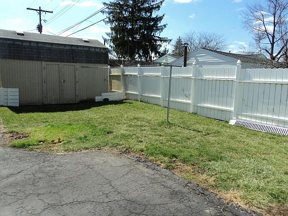 5th image of 811 Miriam Dr W
