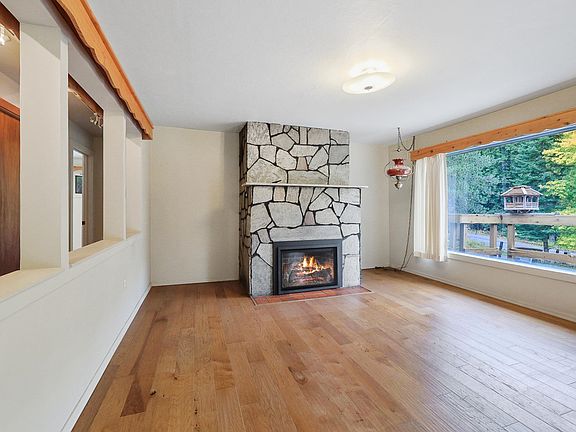 4th image of 22211 N Mount Spokane Park Dr