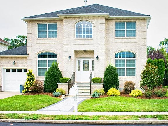 4th image of 23 Dintree Ln