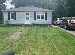 810 Drury Ln, Portage, MI 49002
