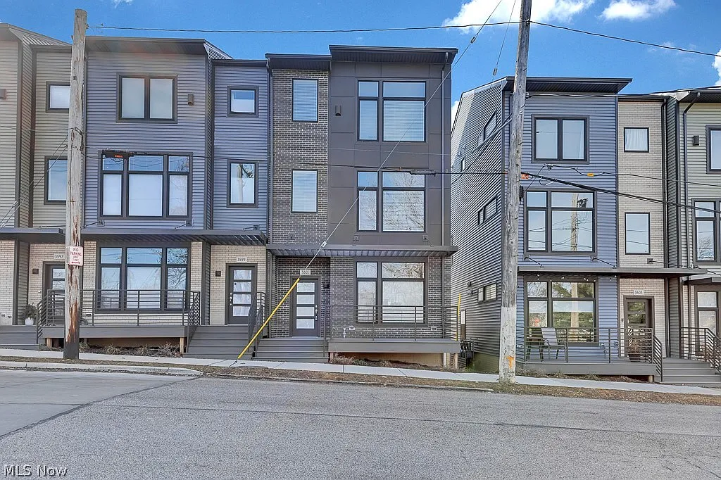 2 bed, 2.5 bath, 1717 sqft, $2,700 — Photo 1