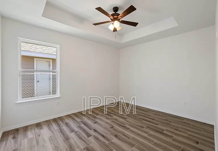 620 E Llano Grande St — Photo 9