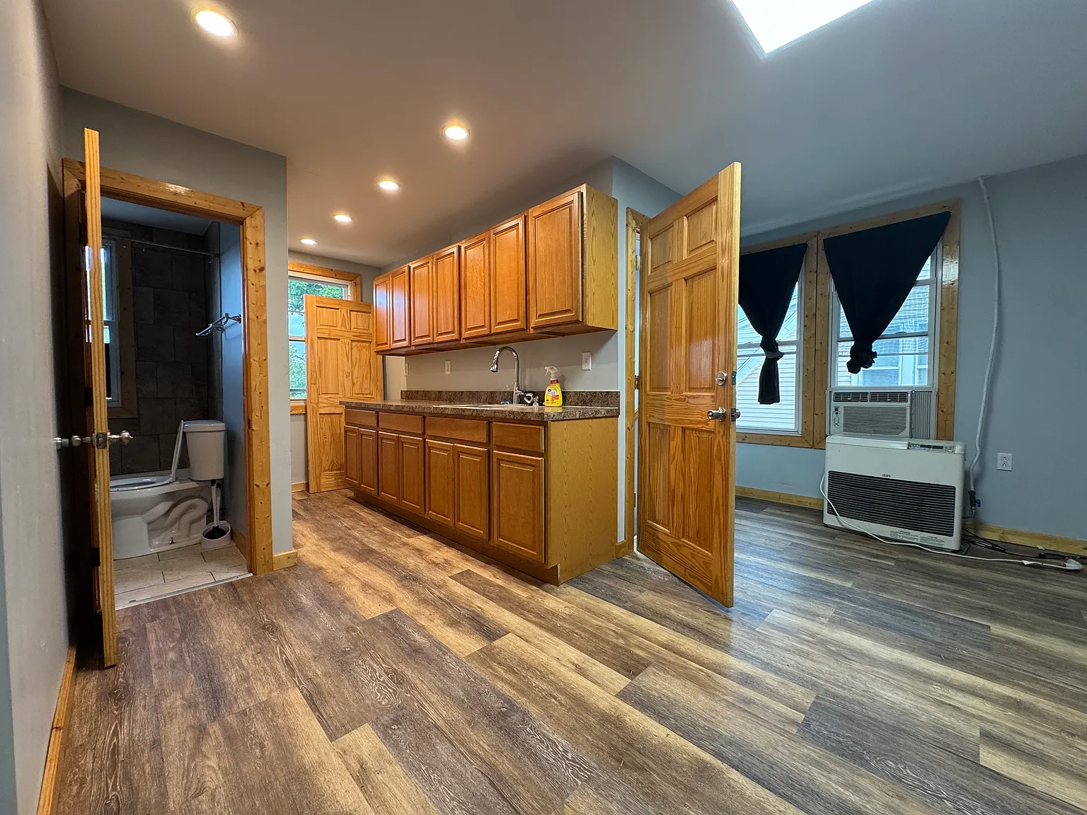 2 bed, 1000 sqft, $1,245 — Photo 2