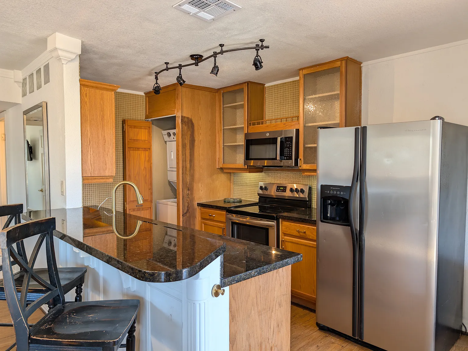 2 bed, 1026 sqft, $1,575 — Photo 4